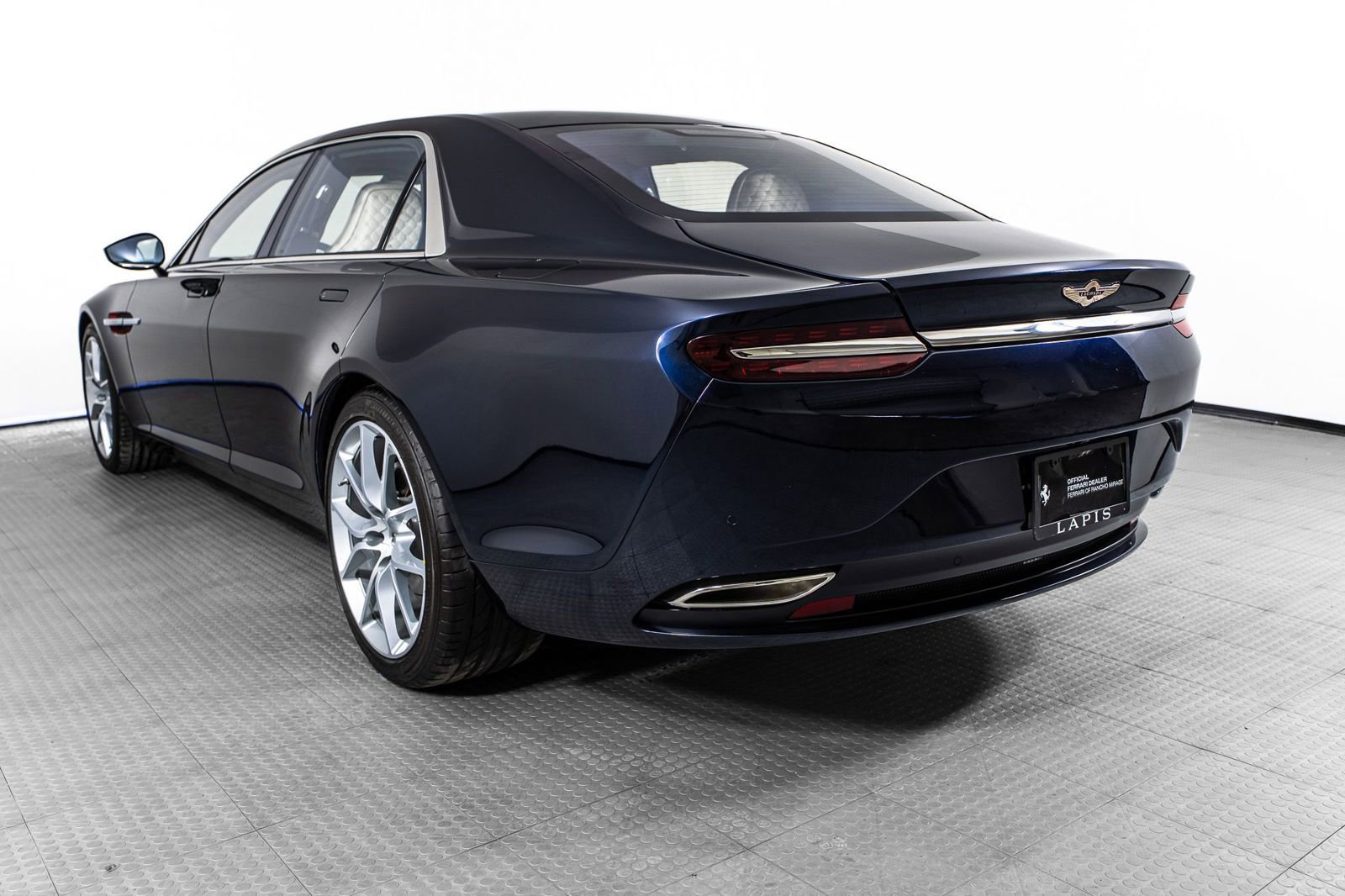 Used 2018 Aston Martin Lagonda RWD image 3
