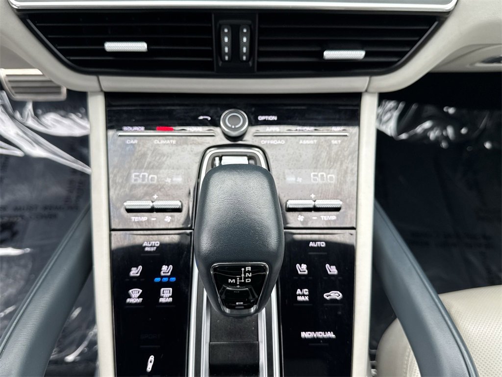 Used 2023 Porsche Cayenne Turbo S image 25