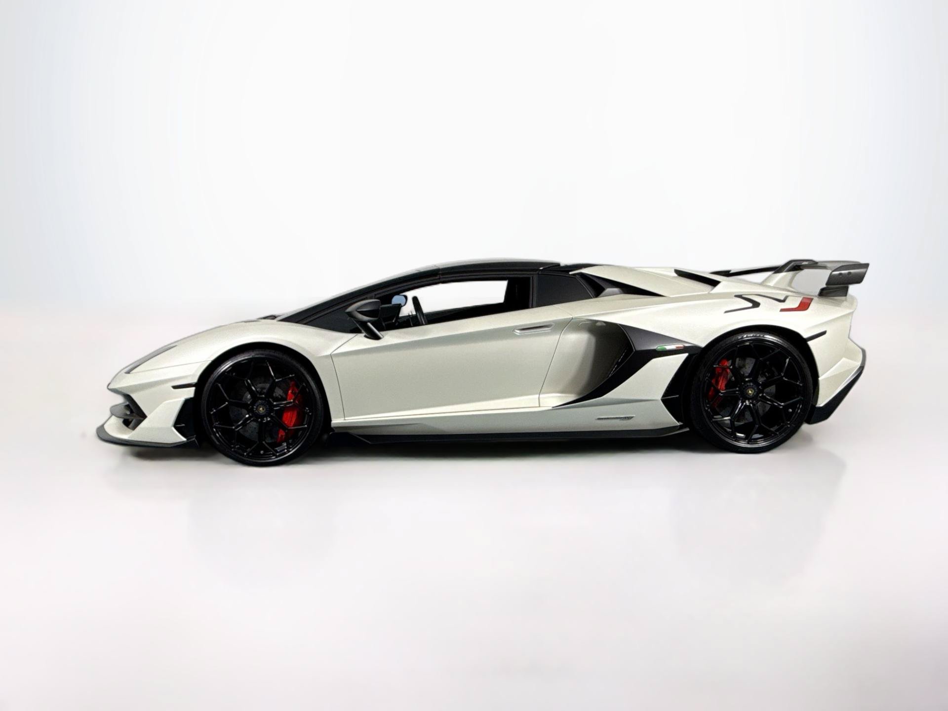 Used 2020 Lamborghini Aventador SVJ AWD/4WD image 15