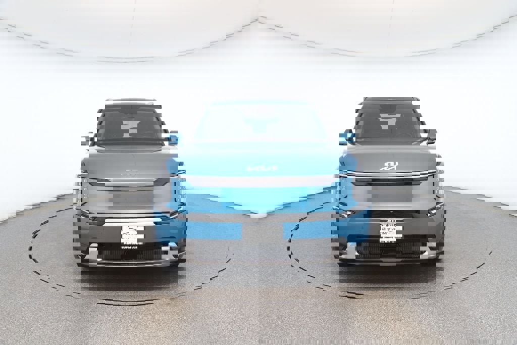 Used 2024 Kia EV9 Land image 8