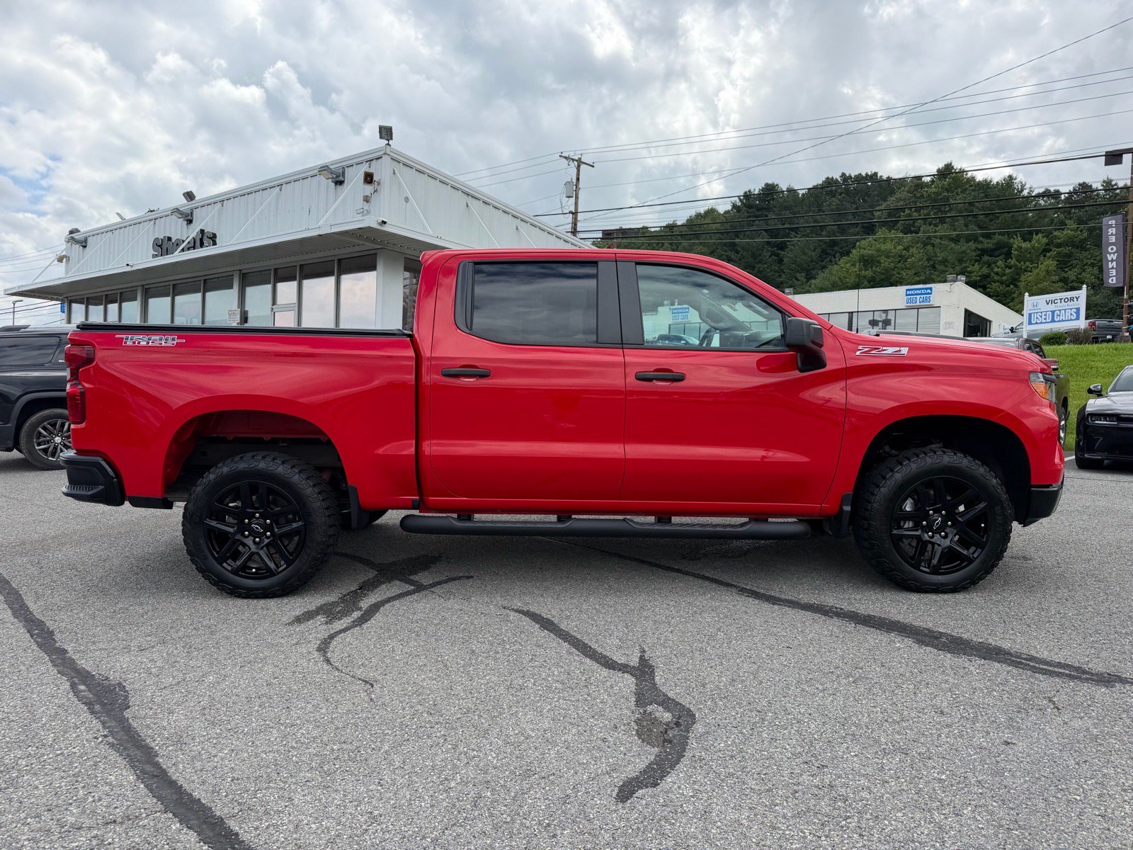 Used 2024 Chevrolet Silverado 1500 Custom Trail Boss AWD/4WD image 7