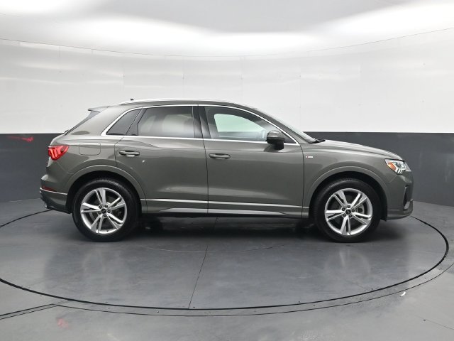 Used 2022 Audi Q3 2.0T Premium Plus AWD/4WD image 3