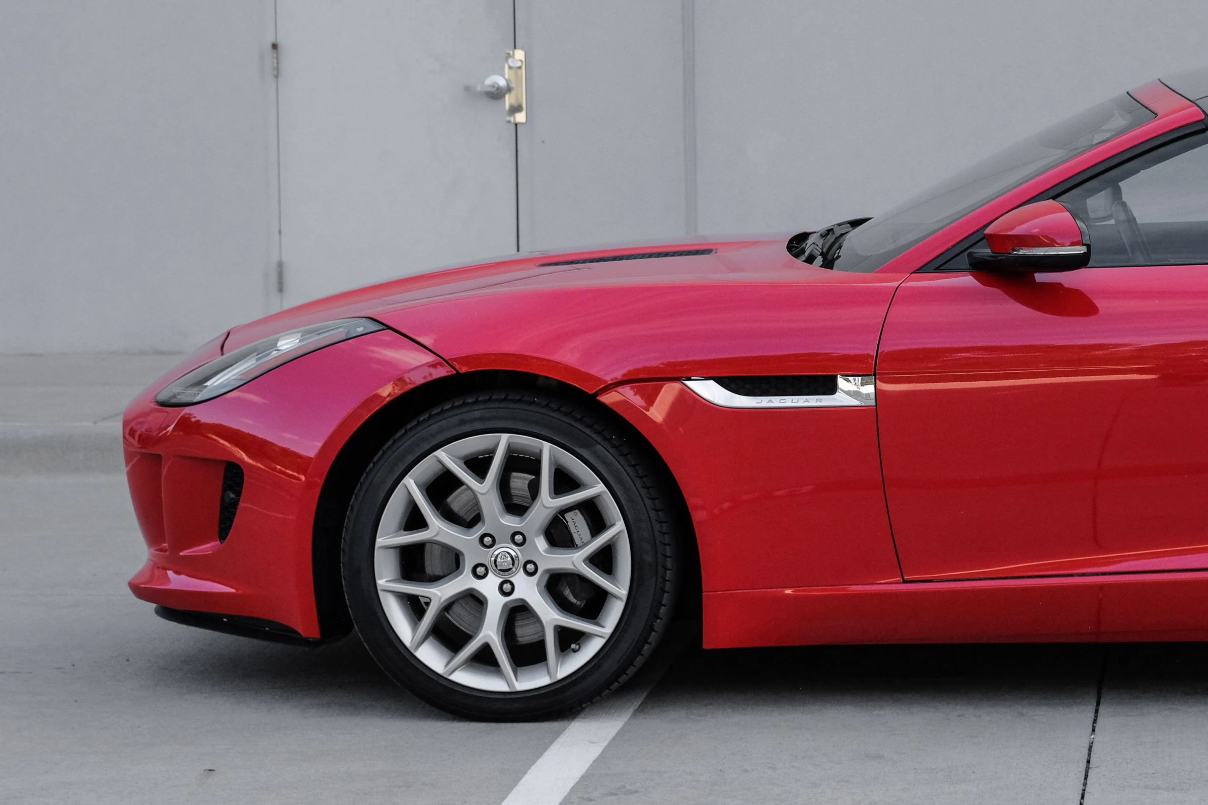 Used 2014 Jaguar F-TYPE Convertible RWD image 9