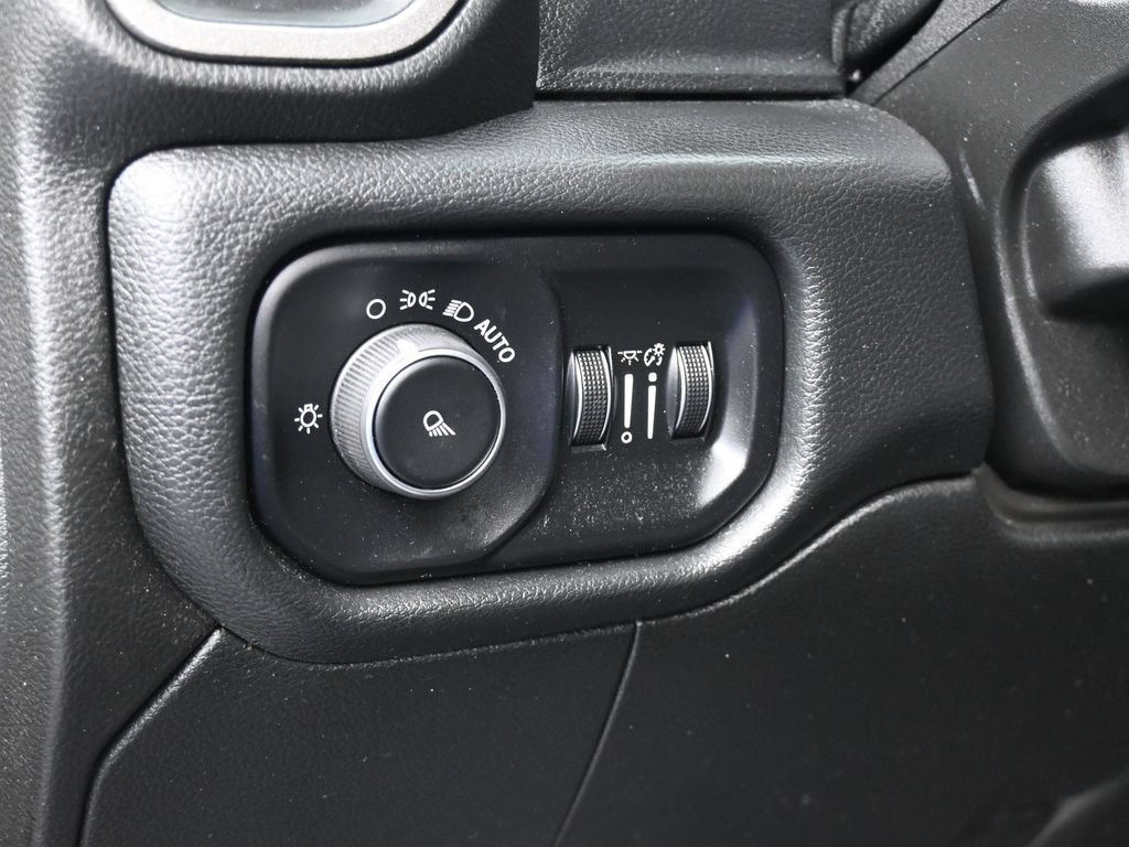 Used 2019 RAM 3500 Tradesman RWD image 14