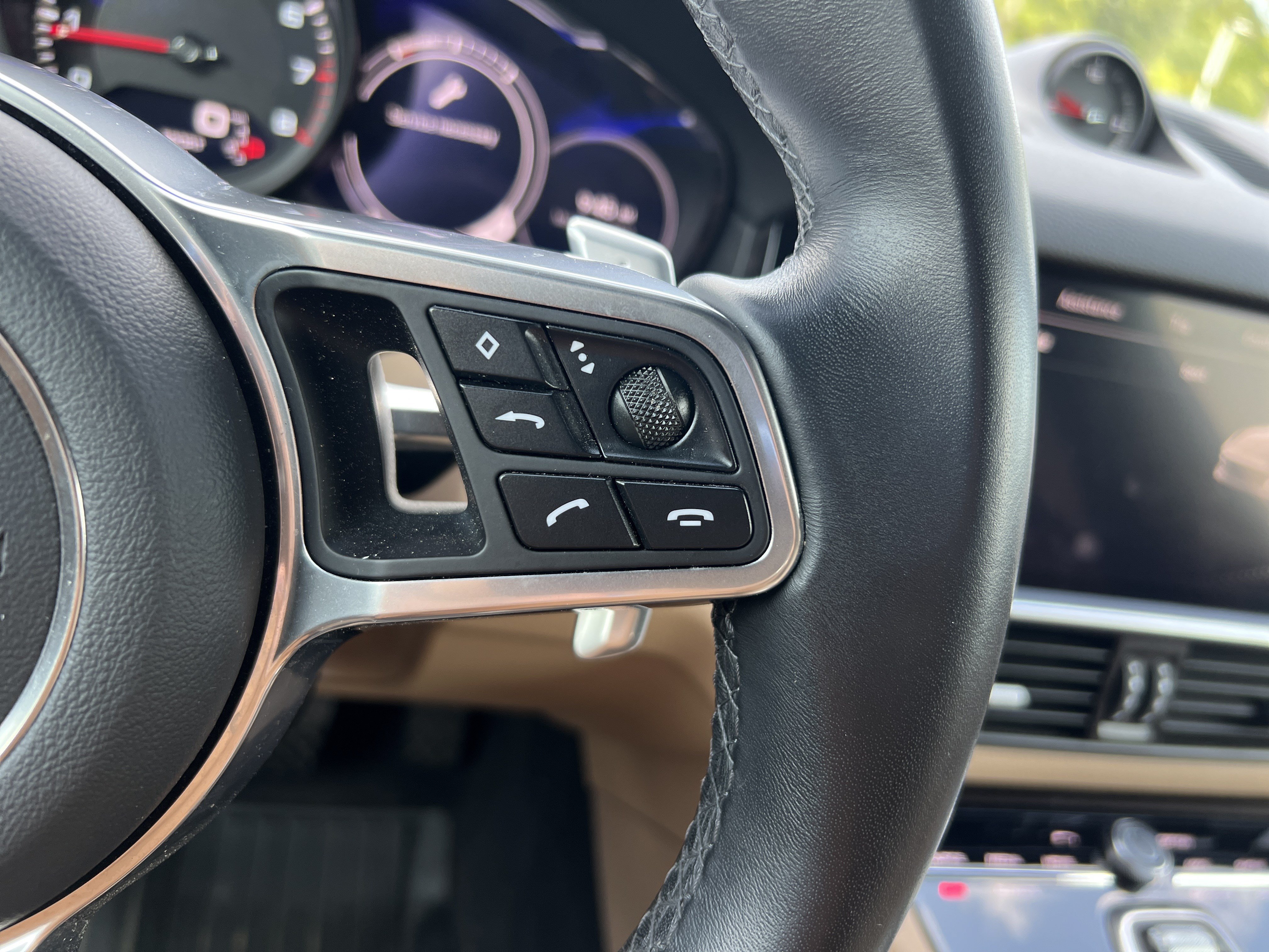 Used 2022 Porsche Cayenne AWD/4WD image 20