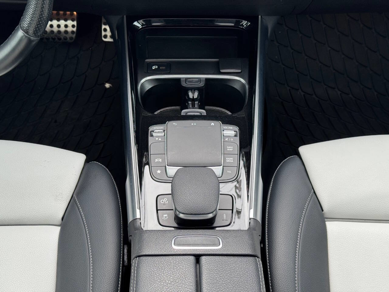 Used 2021 Mercedes-Benz GLB 35 AMG 4MATIC image 25