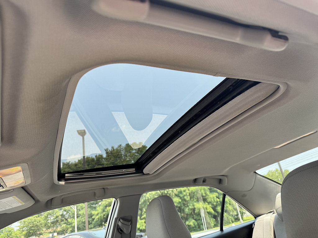 Used 2014 Toyota Camry XLE FWD image 18