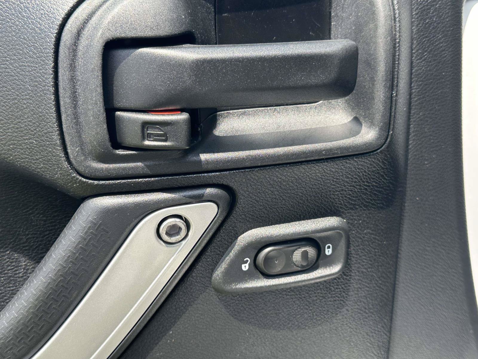 Used 2015 Jeep Wrangler Sahara w/ Connectivity Group AWD/4WD image 19