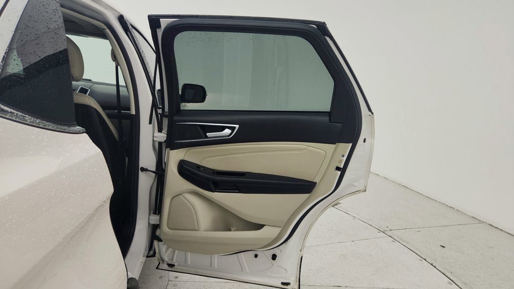 Used 2017 Ford Edge Titanium w/ Equipment Group 301A FWD image 27