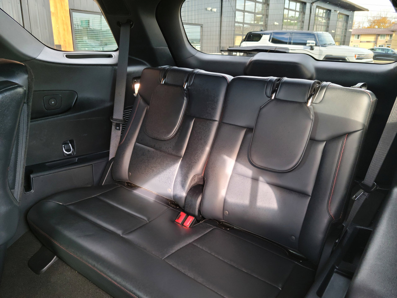 Used 2025 Ford Explorer ST-Line image 18