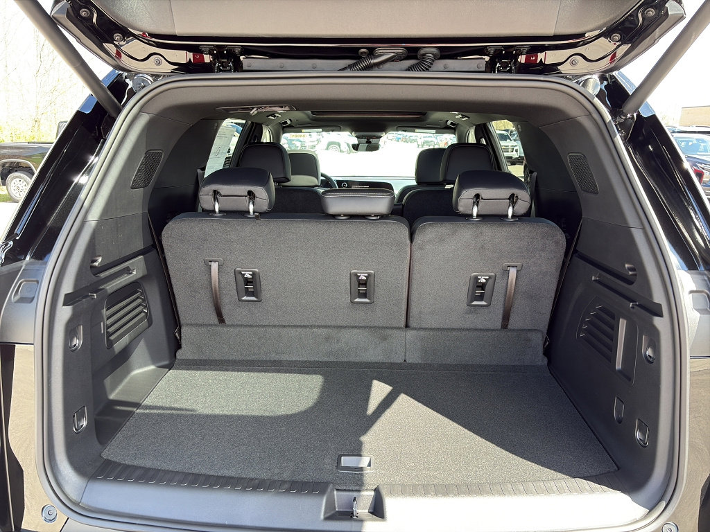 New 2026 Chevrolet Traverse LT AWD/4WD image 2
