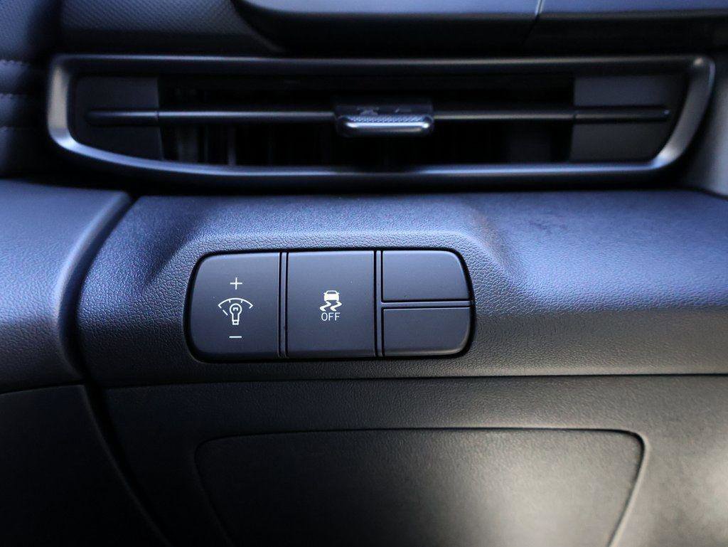 New 2026 Hyundai Elantra Sport image 32