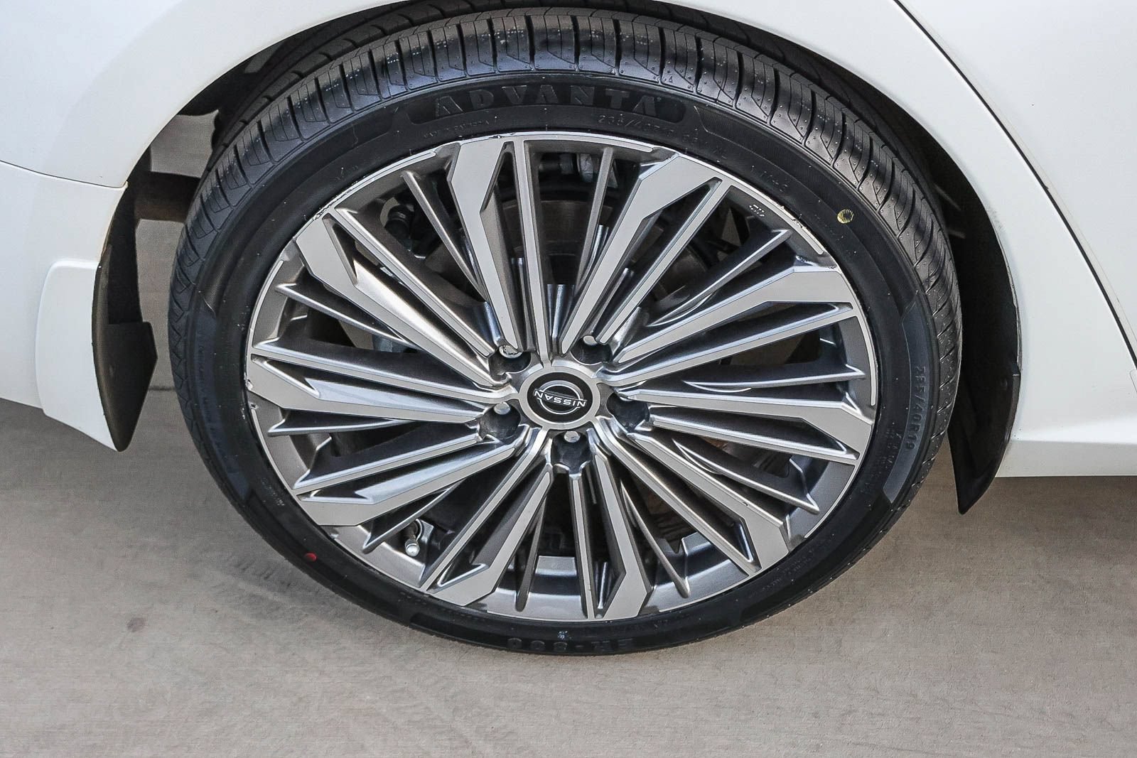 Used 2024 Nissan Altima 2.5 SL FWD image 8