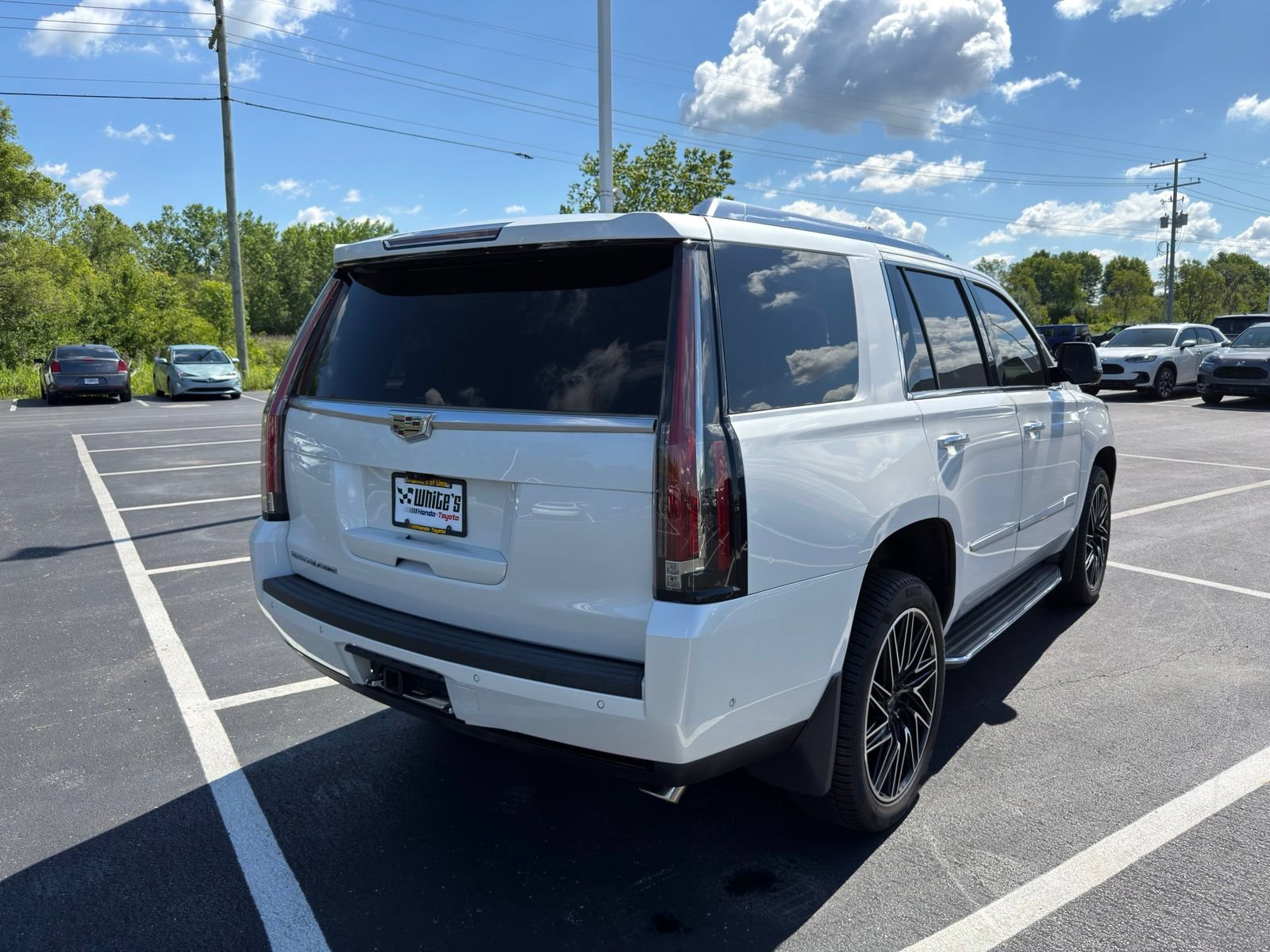 Used 2018 Cadillac Escalade Luxury AWD/4WD image 7