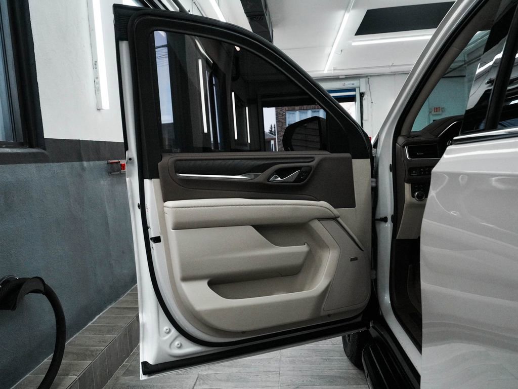 Used 2024 GMC Yukon XL Denali w/ Advanced Technology Package image 10