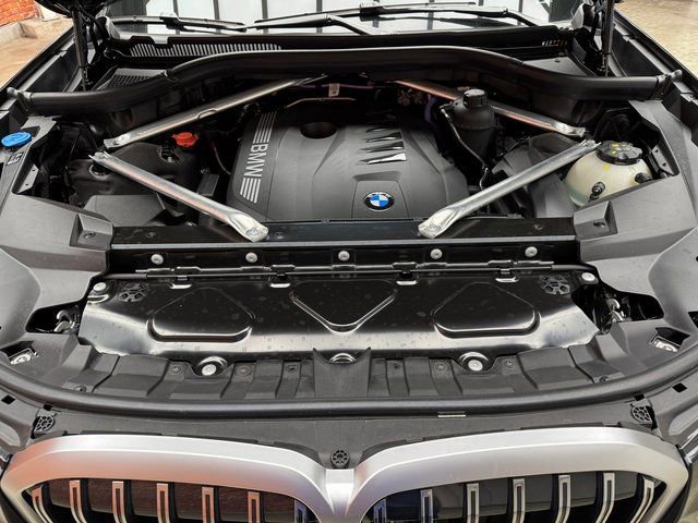 Certified 2025 BMW X7 xDrive40i w/ Premium Package image 30