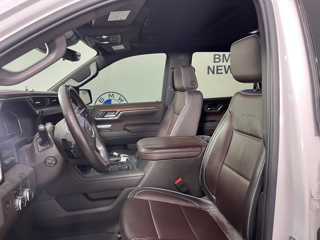 Used 2023 GMC Sierra 1500 Denali AWD/4WD image 2
