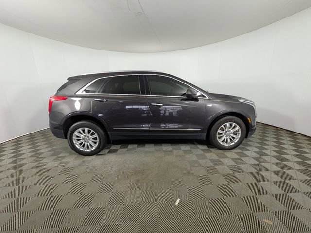 Used 2017 Cadillac XT5 FWD image 2