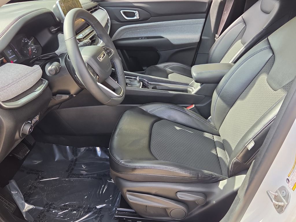 Used 2022 Jeep Compass Latitude image 11