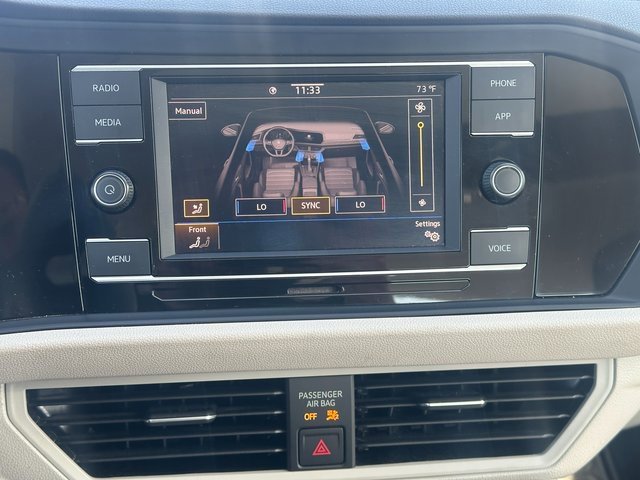 Used 2022 Volkswagen Jetta SE image 23