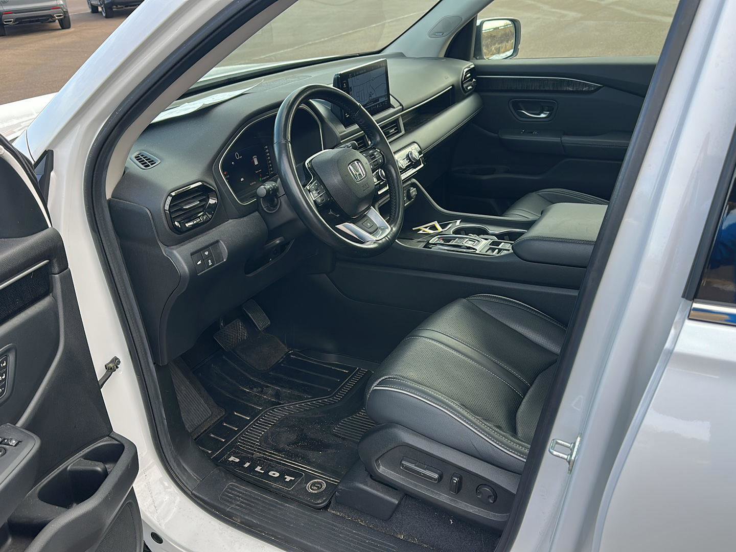 Used 2023 Honda Pilot Elite image 8