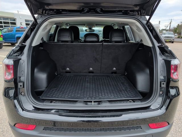 Used 2020 Jeep Compass Latitude AWD/4WD image 31