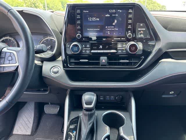Used 2022 Toyota Highlander XSE FWD image 18