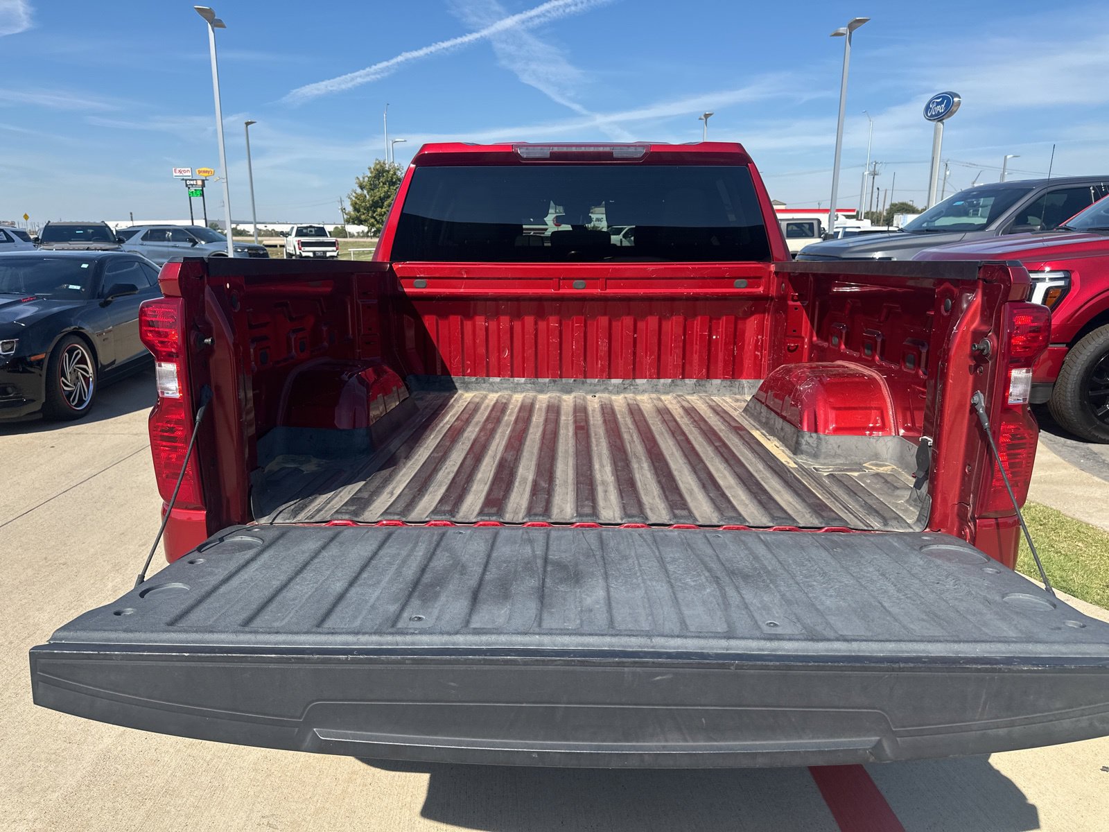 Used 2023 Chevrolet Silverado 1500 LT RWD image 7