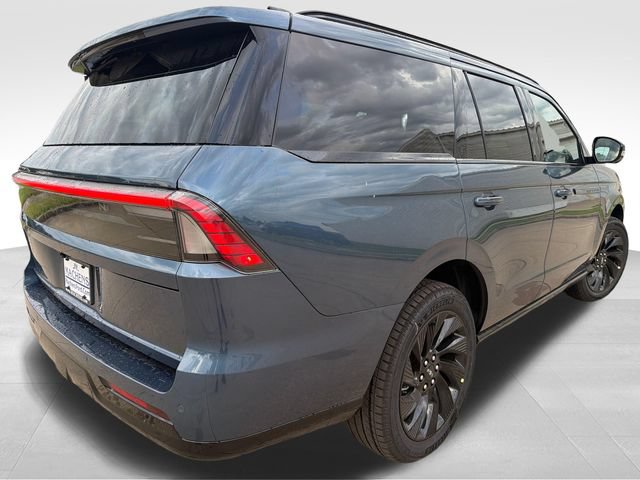 New 2027 Lincoln Navigator Reserve w/ Jet Appearance Package AWD/4WD image 10