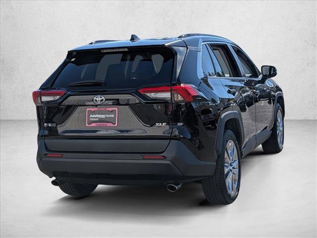 Used 2020 Toyota RAV4 XLE Premium image 6