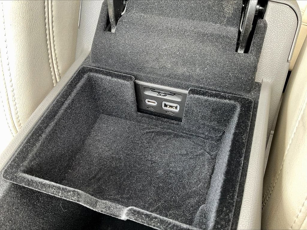 Used 2021 Cadillac XT5 Premium Luxury AWD/4WD image 16