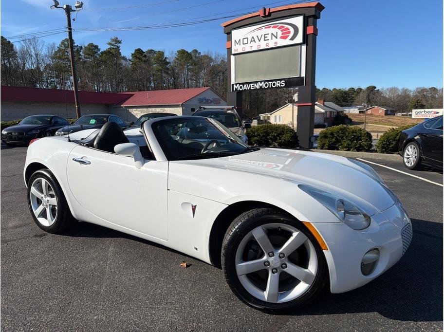 Used 2006 Pontiac Solstice Convertible w/ Premium Package image 1