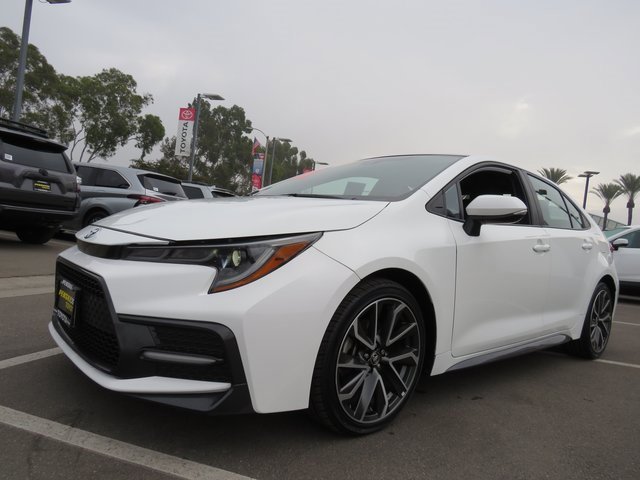 Used 2022 Toyota Corolla SE image 3