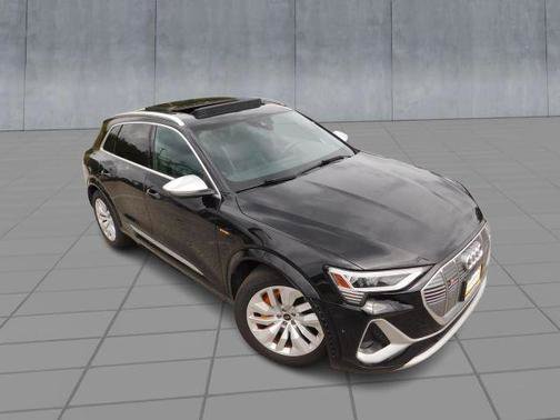 Used 2022 Audi e-tron S Premium Plus AWD/4WD image 2