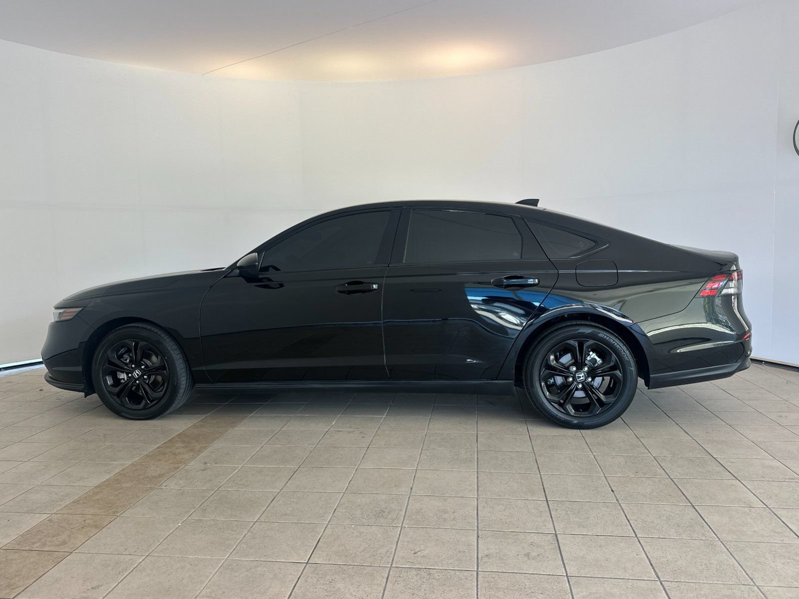 Used 2025 Honda Accord SE image 3