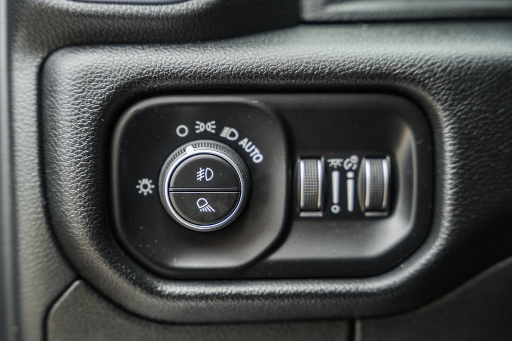 Used 2022 RAM 1500 Laramie AWD/4WD image 43