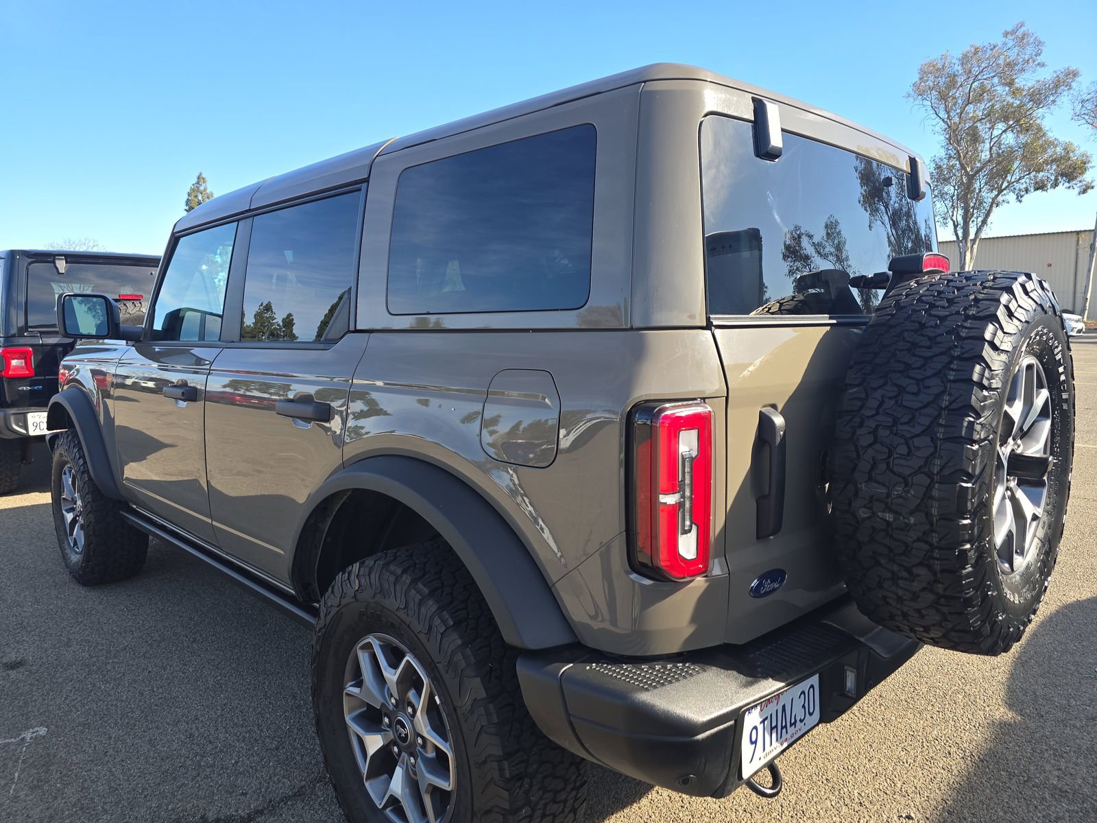 Used 2025 Ford Bronco Badlands image 6