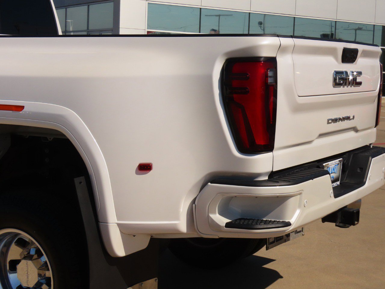Used 2024 GMC Sierra 3500 Denali Ultimate AWD/4WD image 15