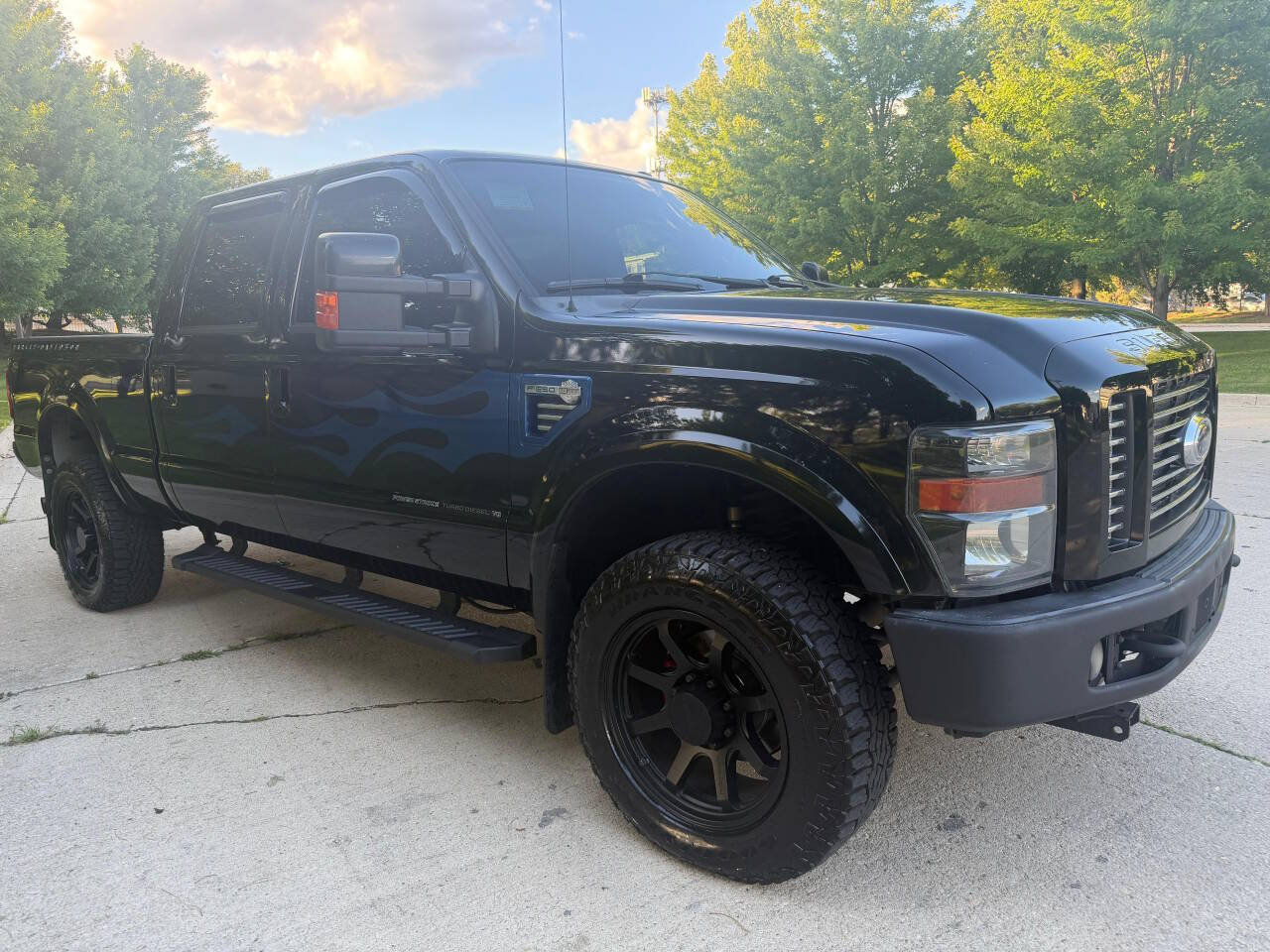 Used 2009 Ford F350 Lariat AWD/4WD image 1