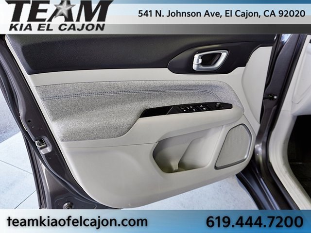 Used 2024 Jeep Compass Latitude image 22