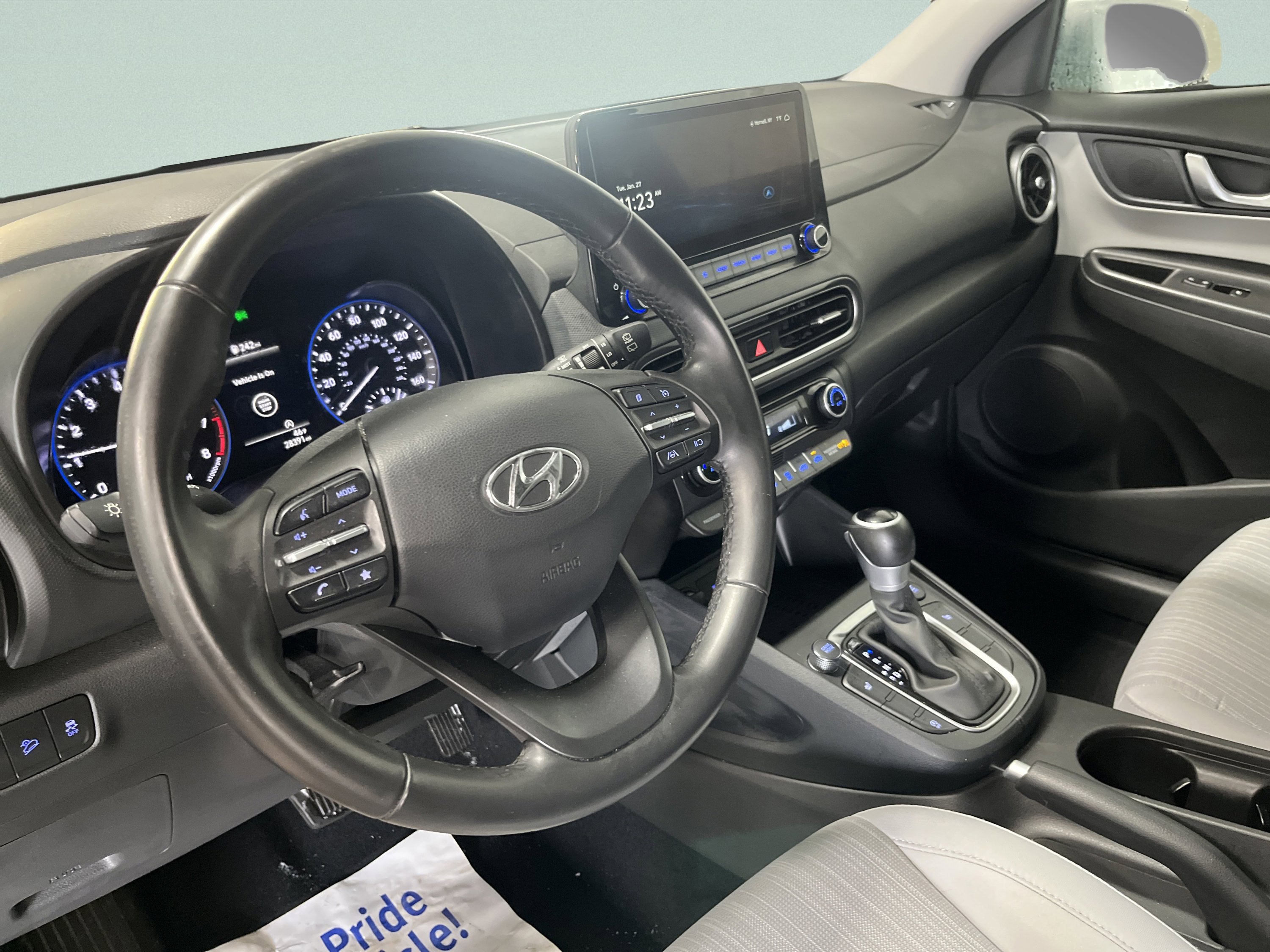 Used 2023 Hyundai Kona SEL w/ Convenience Package image 13