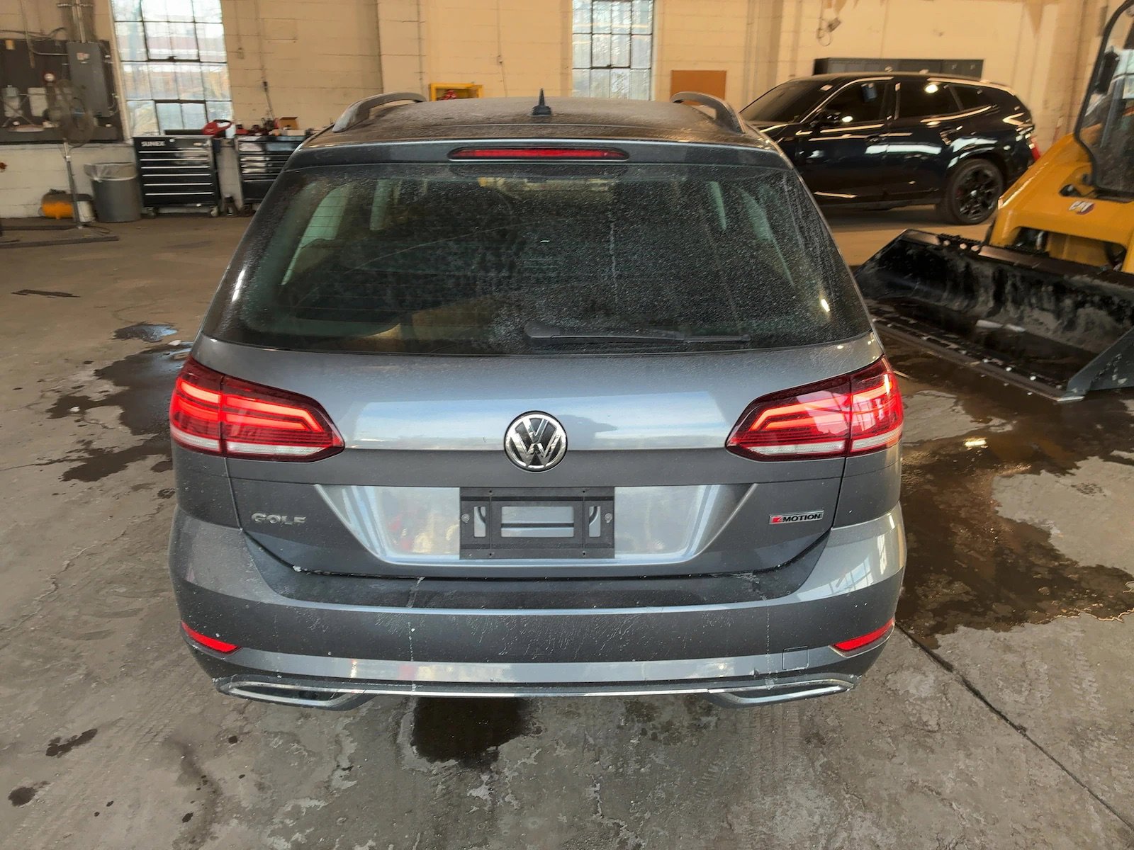 Used 2019 Volkswagen Golf S image 4