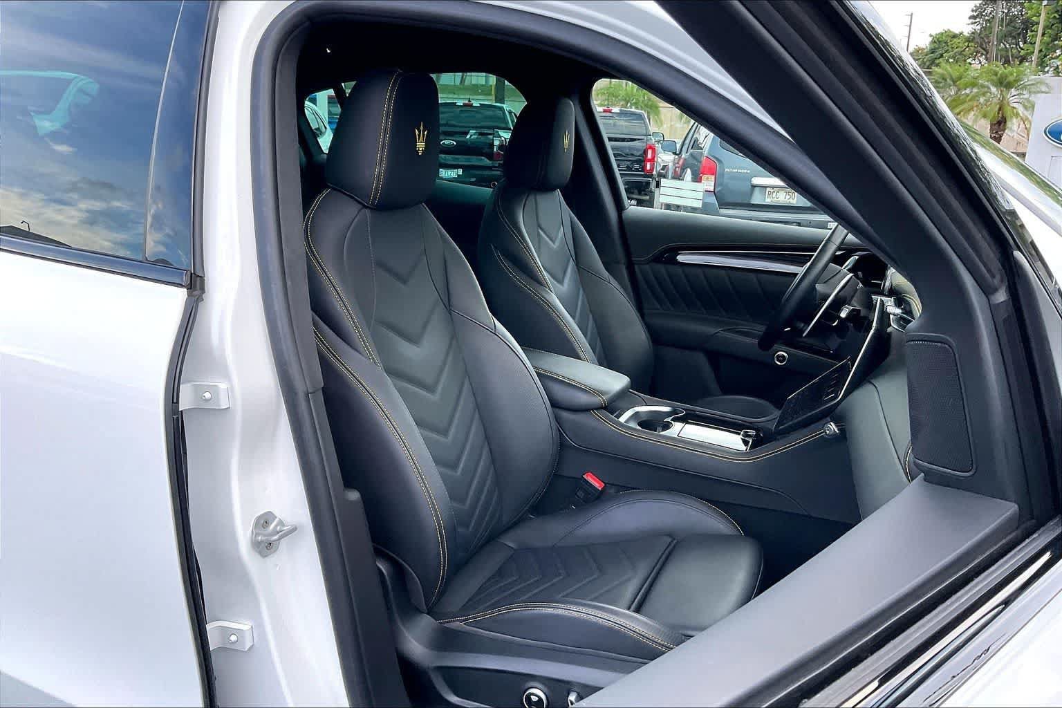 Used 2023 Maserati Grecale Modena AWD/4WD image 13