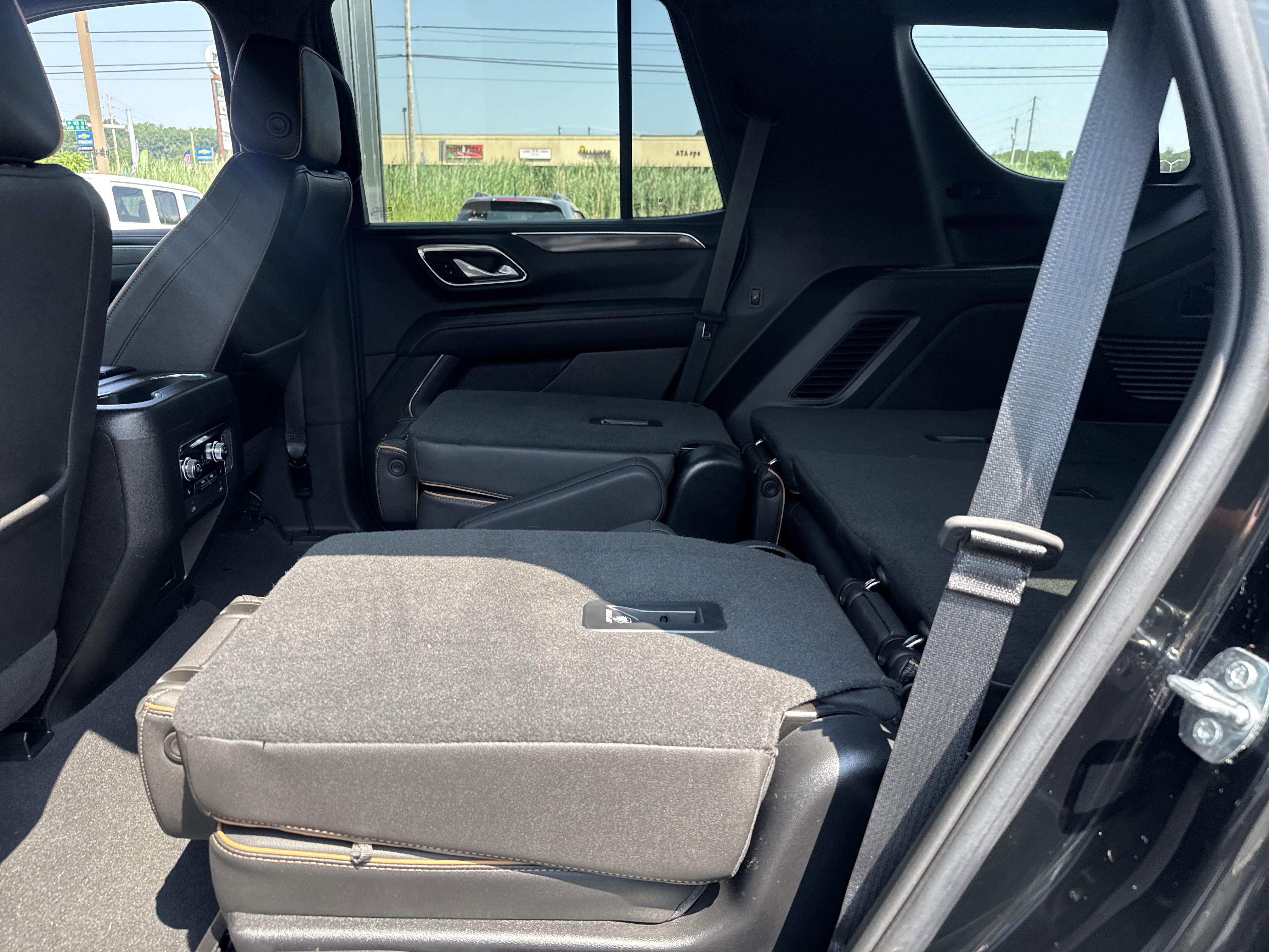 Used 2023 GMC Yukon AT4 w/ AT4 Premium Package image 13