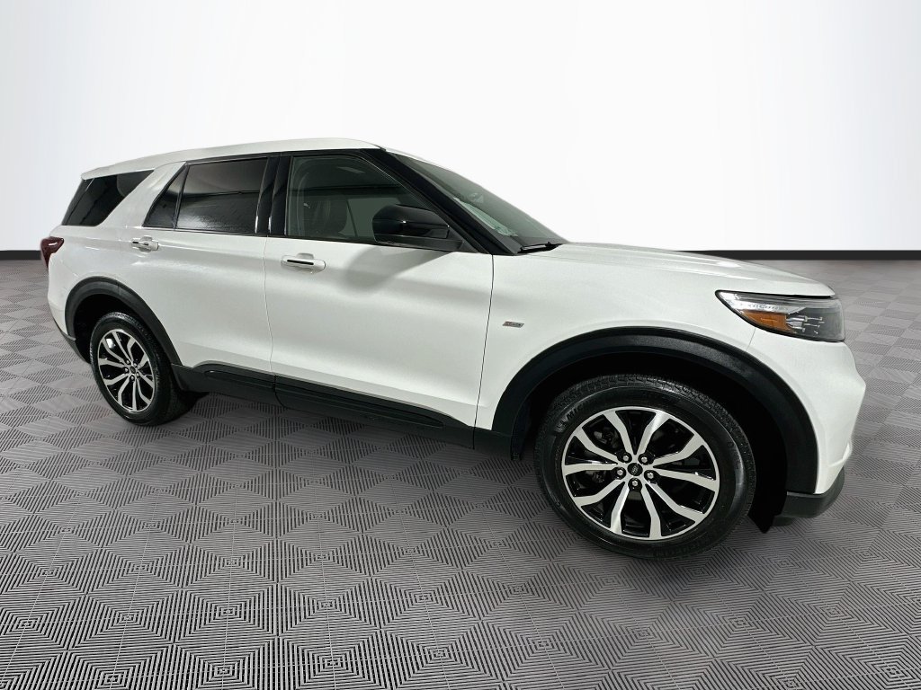Certified 2022 Ford Explorer ST-Line AWD/4WD image 8