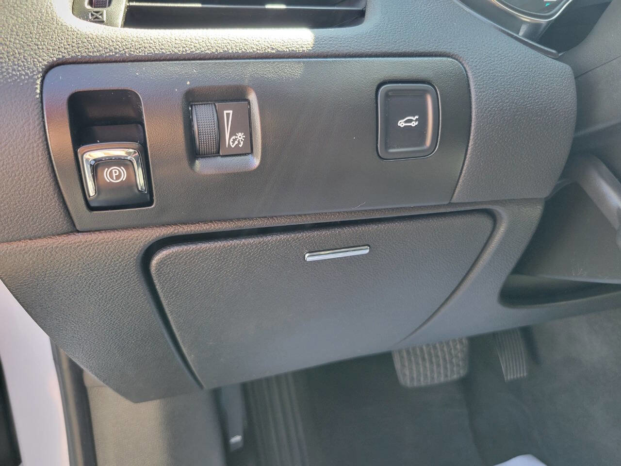 Used 2017 Chevrolet Impala LT image 14