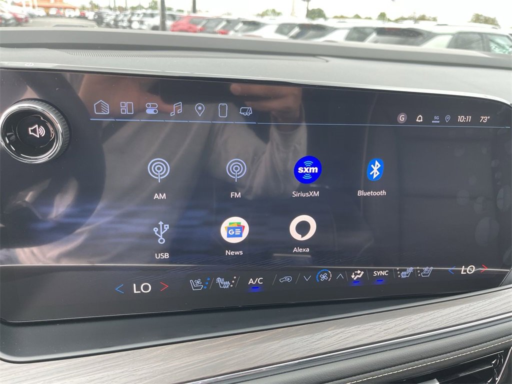 New 2025 Chevrolet Suburban Premier image 16