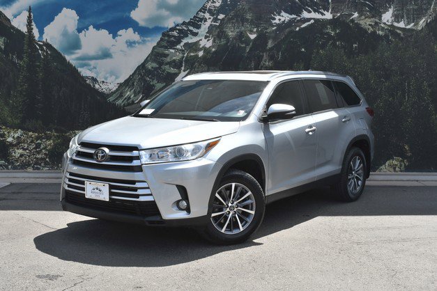 Used 2019 Toyota Highlander XLE w/ Carpet Mat Package (TMS) AWD/4WD image 6