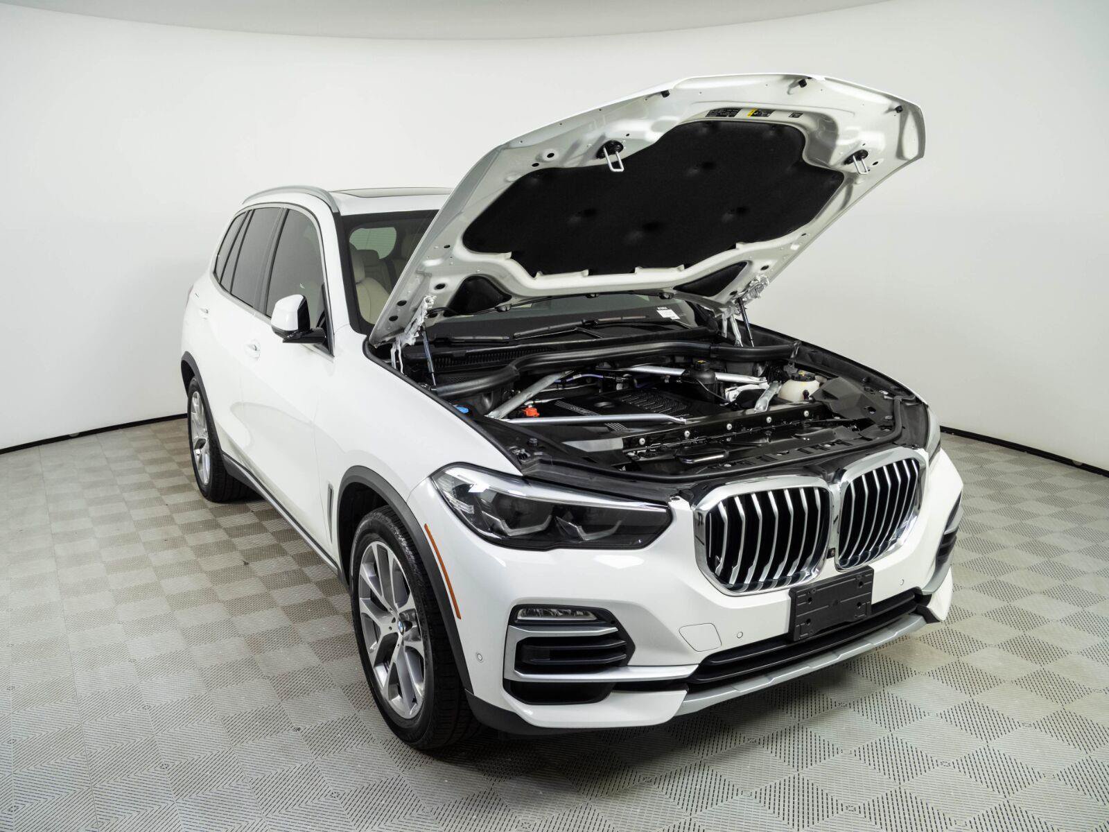 Used 2021 BMW X5 xDrive40i w/ Premium Package AWD/4WD image 34