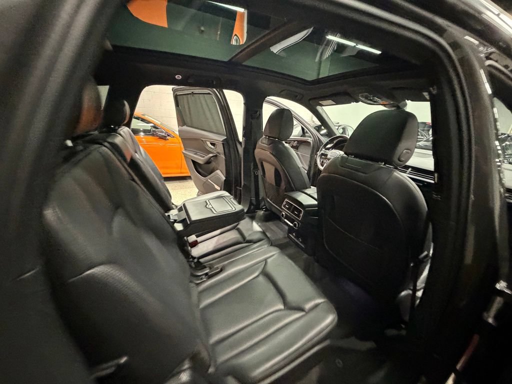 Used 2018 Audi Q7 3.0T Prestige AWD/4WD image 30